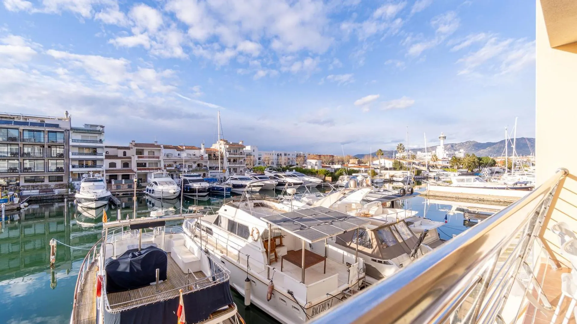 Apart-Rent Apartment Port Salins 0163 Empuriabrava Spain