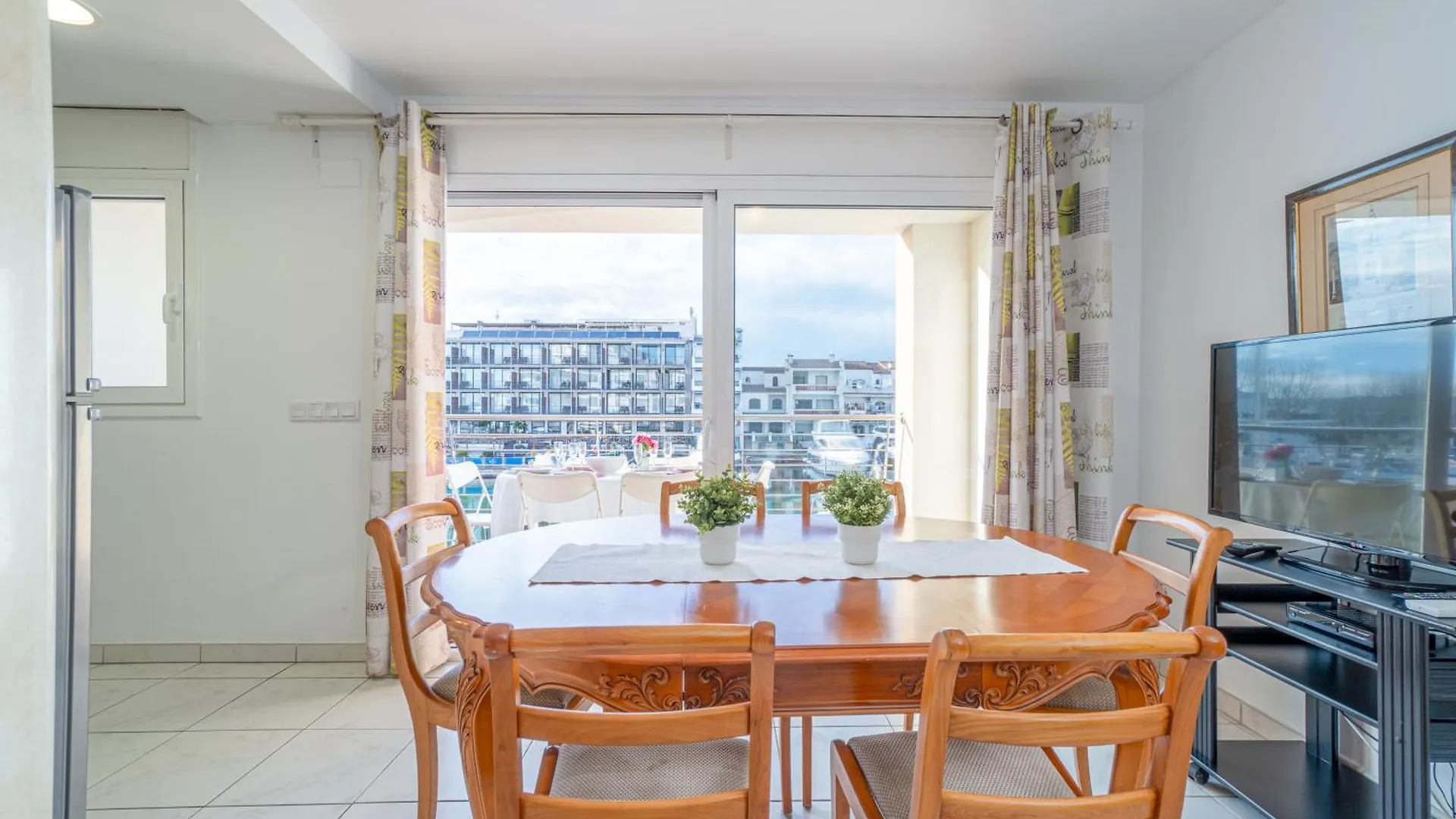Apart-Rent Apartment Port Salins 0163 Empuriabrava Spain